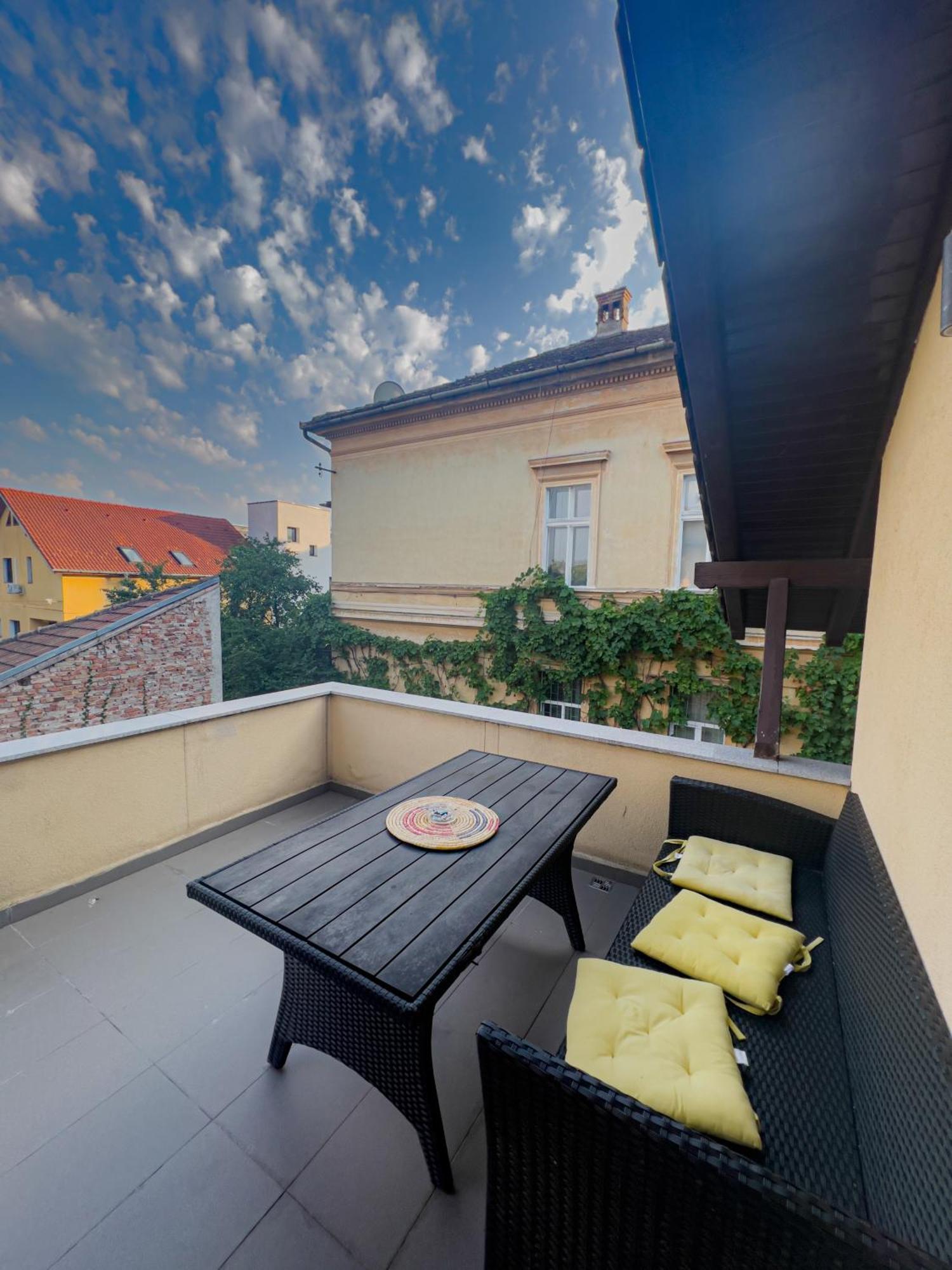 Hotel Kesletz House Sibiu Esterno foto